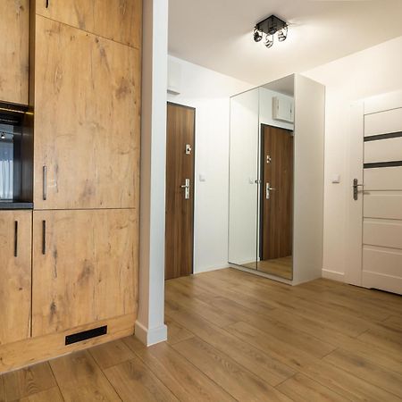 Apartament Near Sky Tower 브로츠와프 외부 사진